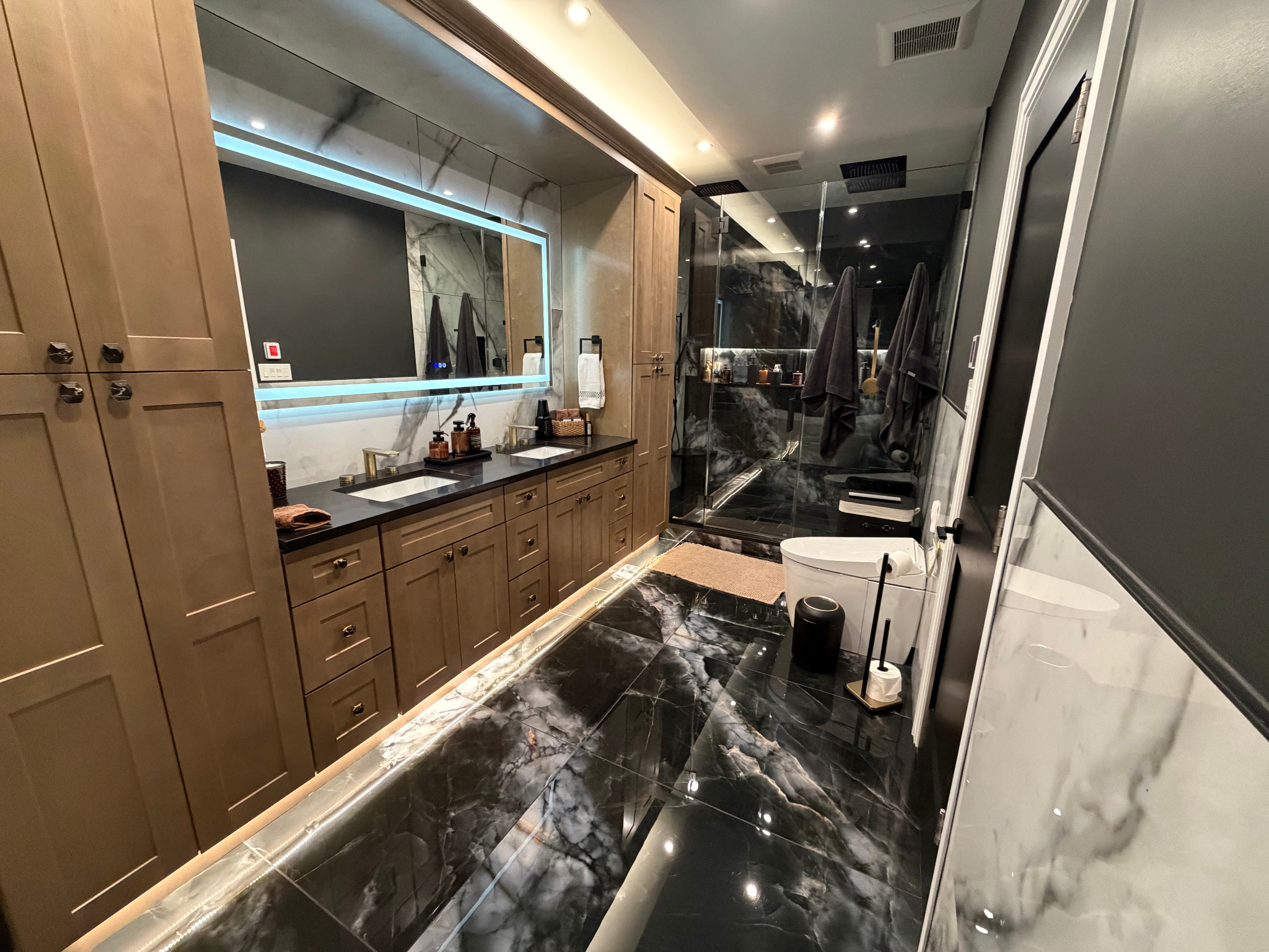 Statement bath design